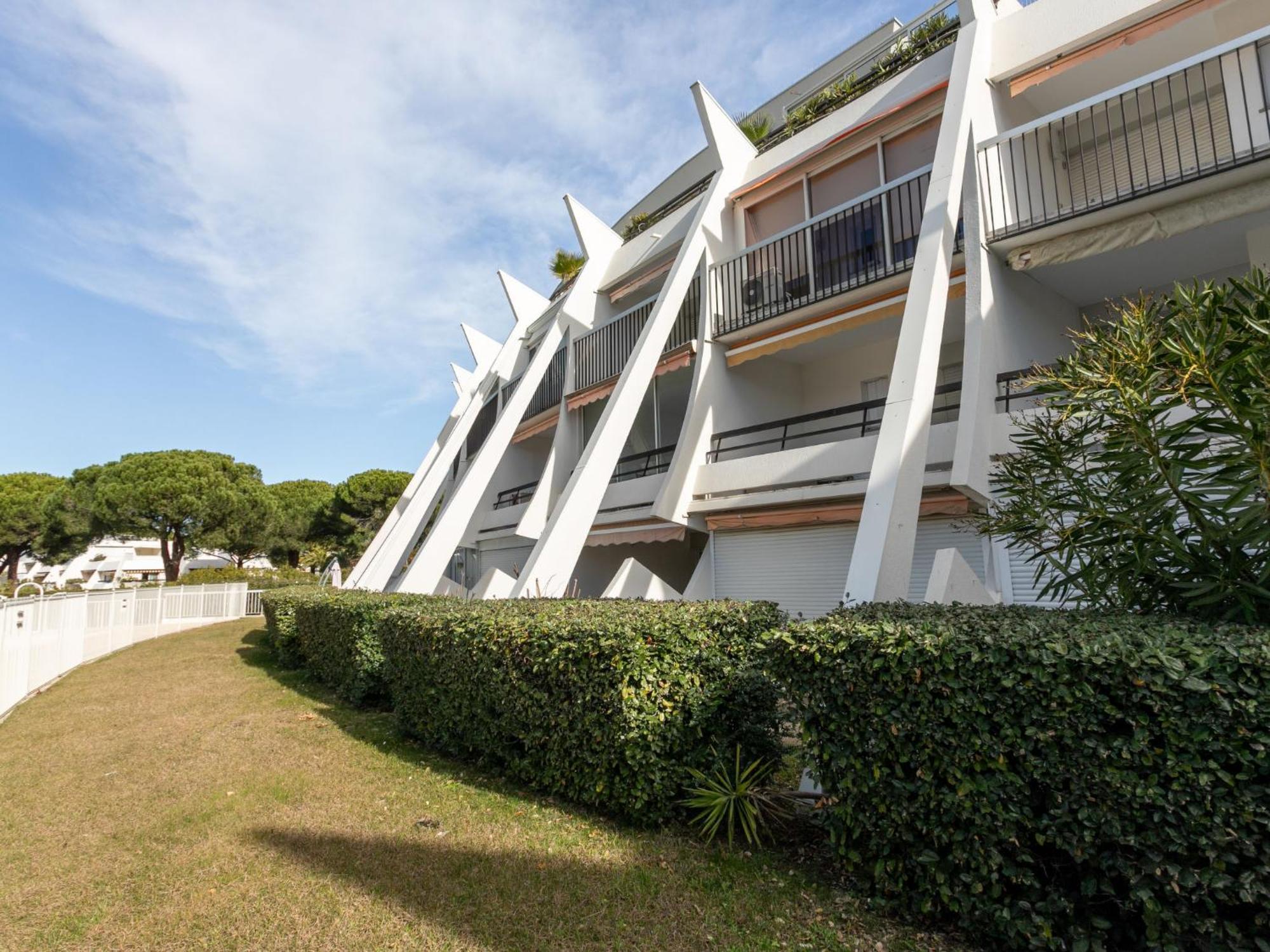 Apartment Les Flamants Roses-1 By Interhome ลา กร็องเดอ-ม็อต ภายนอก รูปภาพ